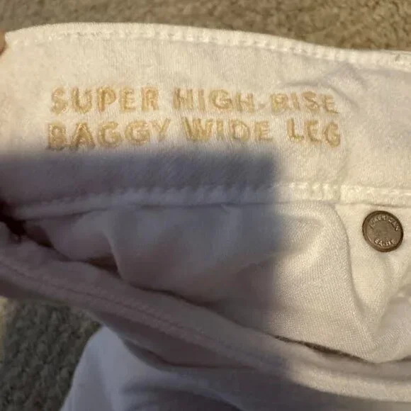 American Eagle Super High-Rise Baggy Wide Leg Jeans - Picture 7 of 7